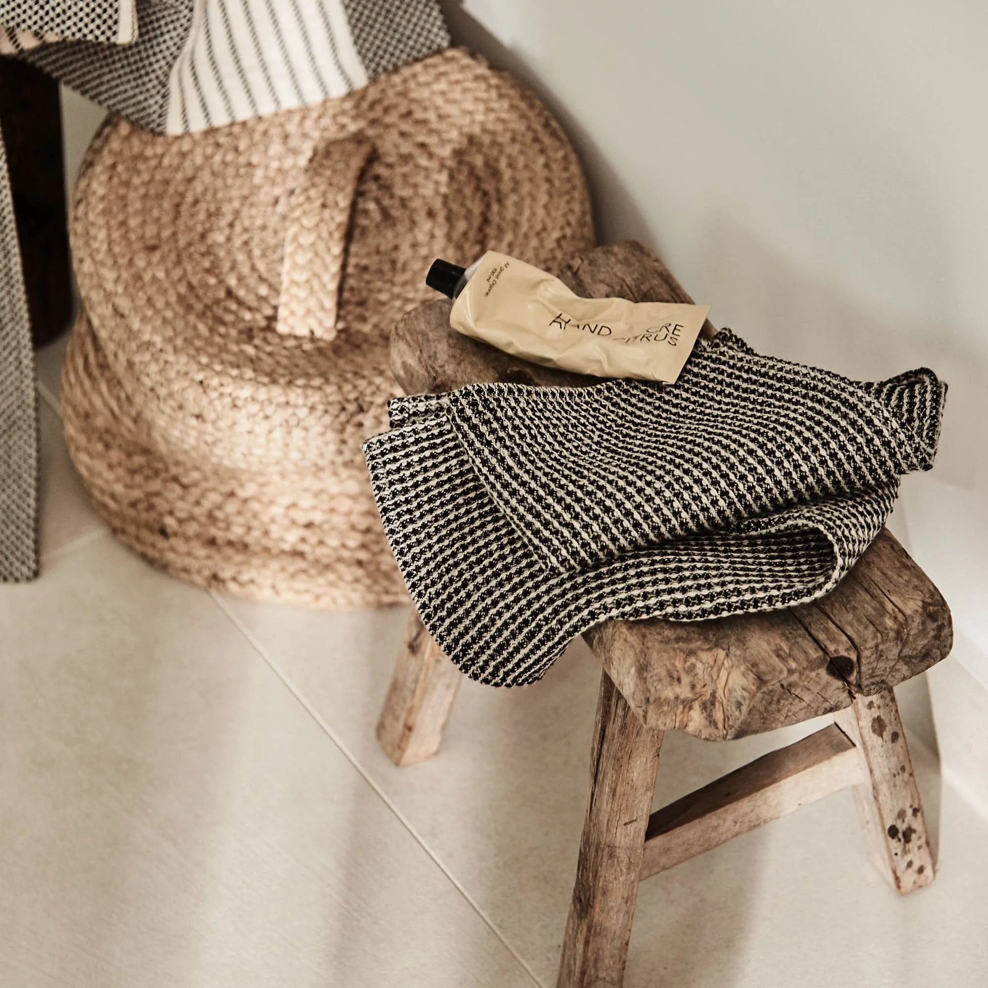 Kotra Towel Collection [Black/Beige]