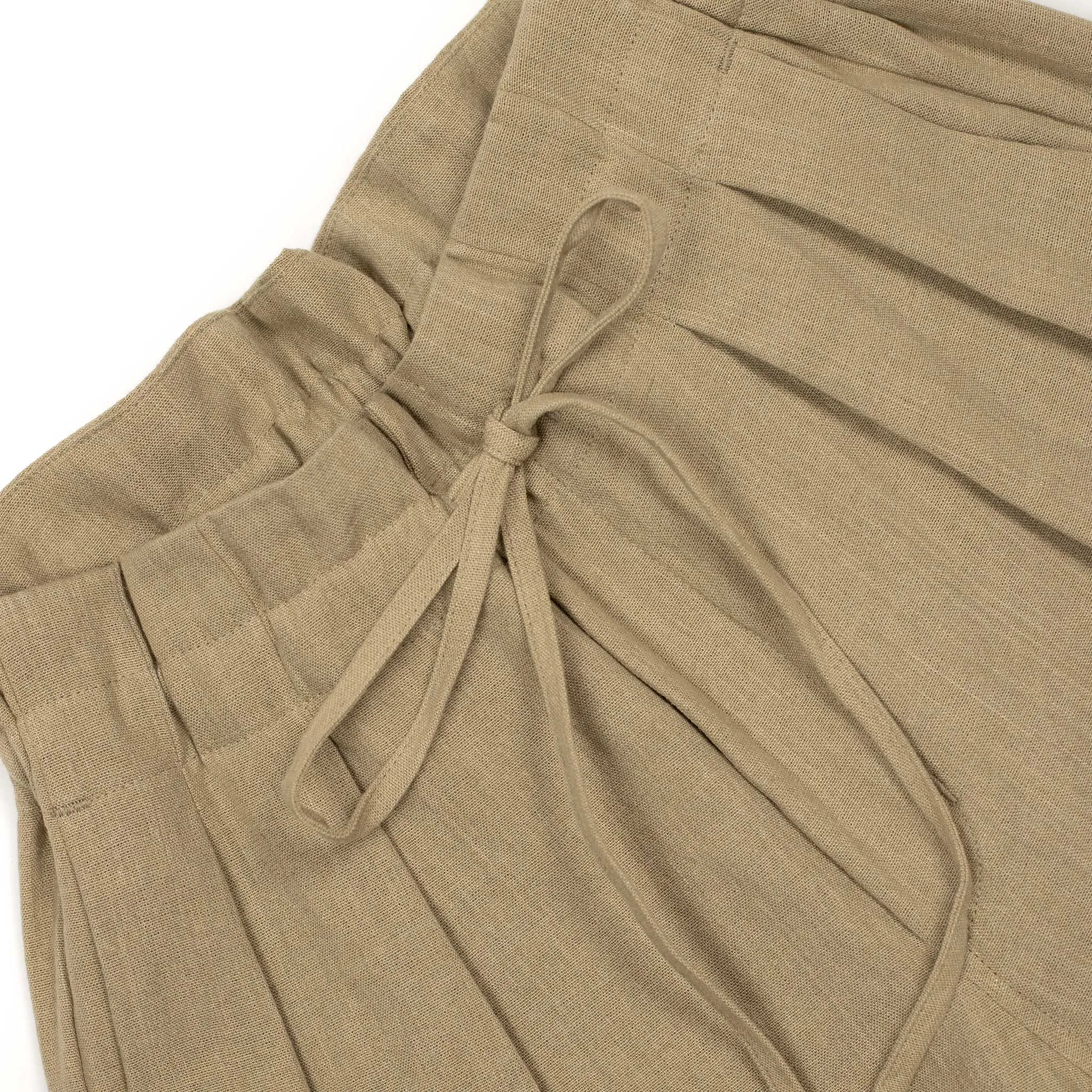 Relaxed drawstring pants in khaki linen