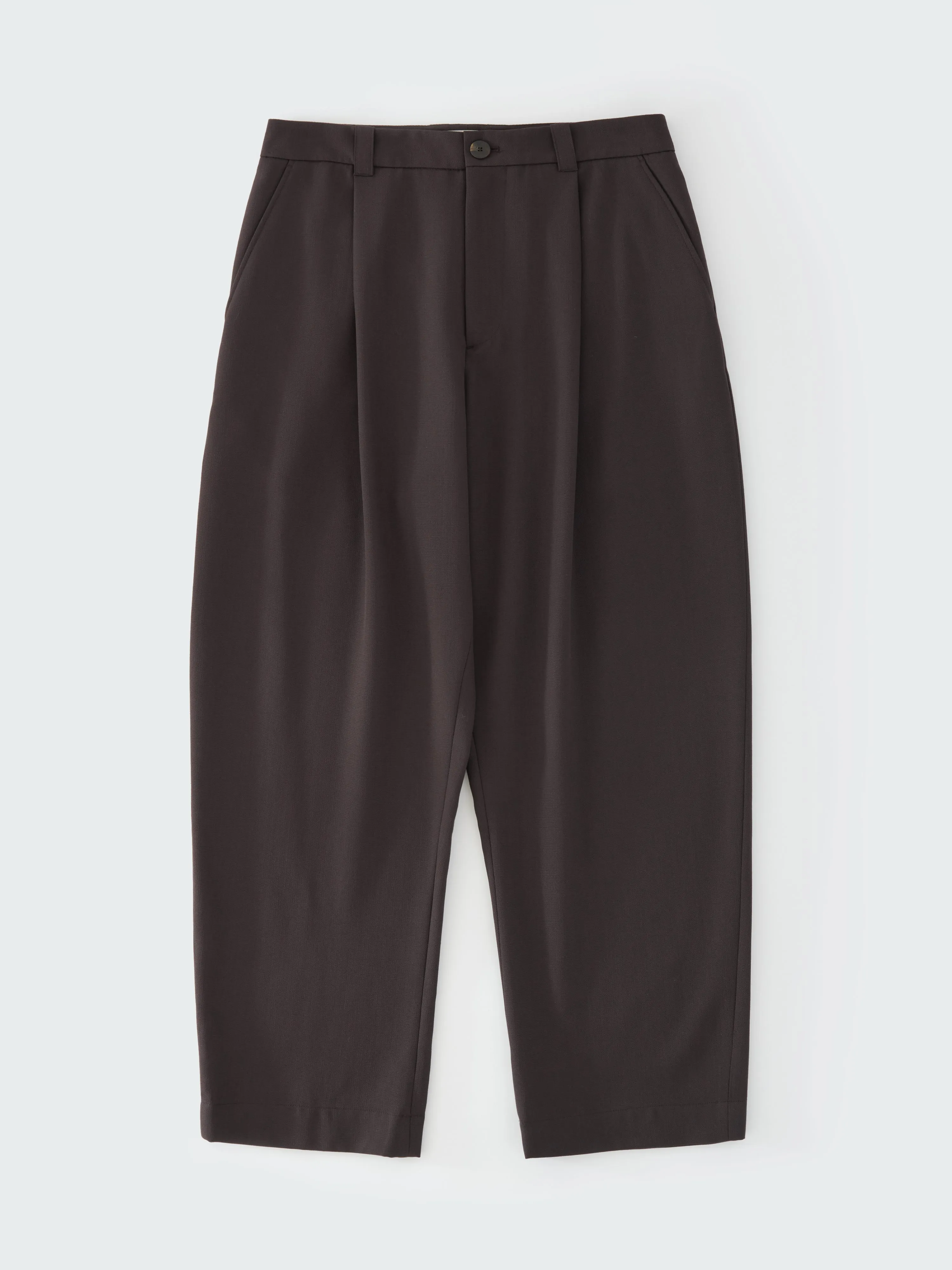 Tuck Pant in Espresso Brown